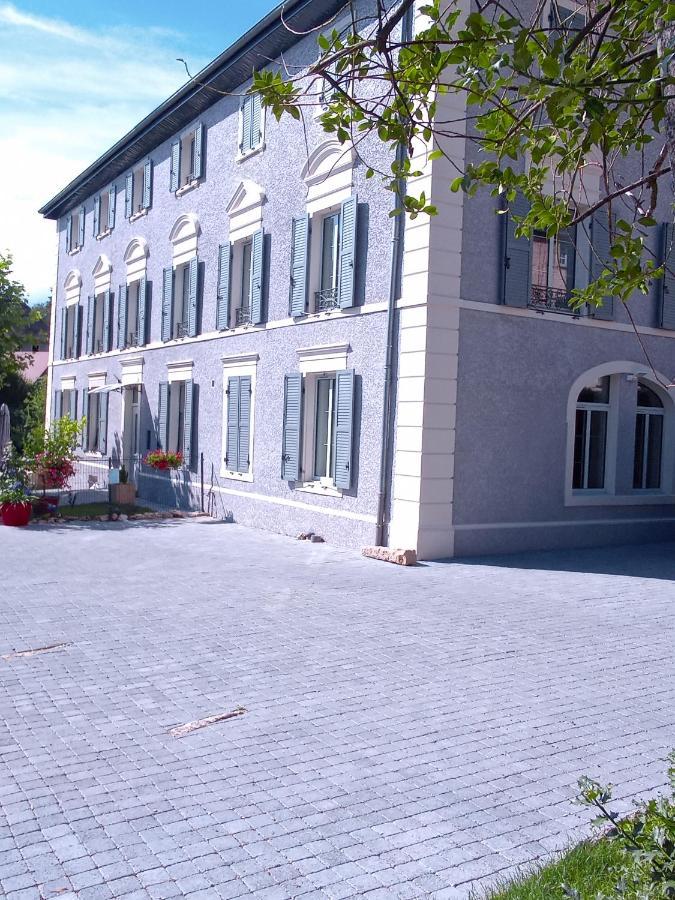 فندق A Deux Pas Du Rheby Villebois المظهر الخارجي الصورة