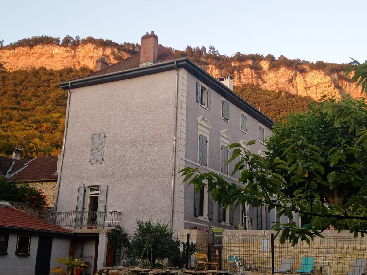 فندق A Deux Pas Du Rheby Villebois المظهر الخارجي الصورة