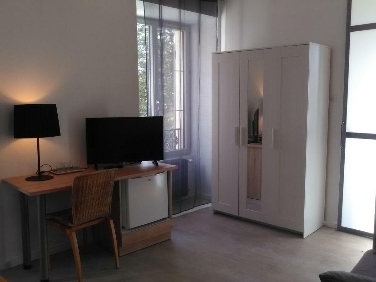 فندق A Deux Pas Du Rheby Villebois المظهر الخارجي الصورة